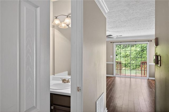 136 Bridge View Drive, Marietta, GA 30066