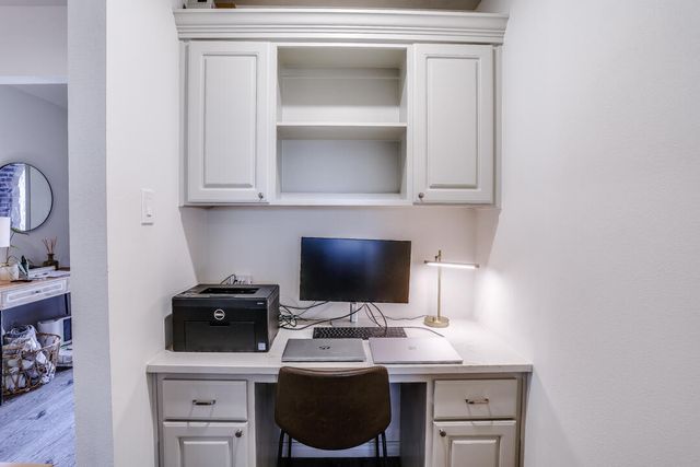 7913 Avenue J, Lubbock, TX 79423