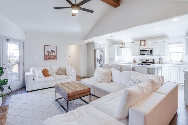 7913 Avenue J, Lubbock, TX 79423