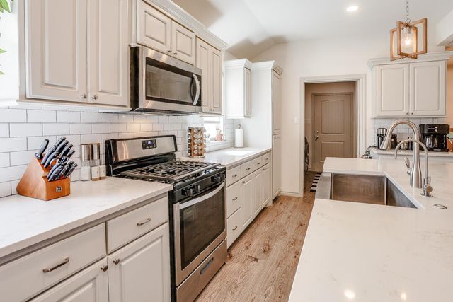 7913 Avenue J, Lubbock, TX 79423