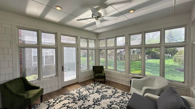 1303 E Erskine Manor Hill, South Bend, IN 46614