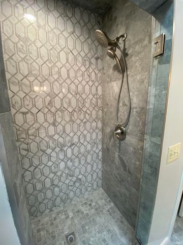 1303 E Erskine Manor Hill, South Bend, IN 46614