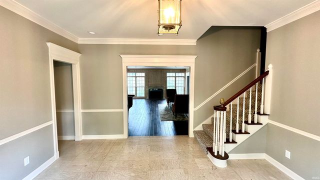 1303 E Erskine Manor Hill, South Bend, IN 46614