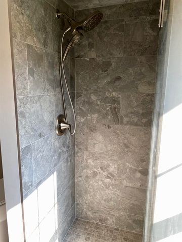 1303 E Erskine Manor Hill, South Bend, IN 46614