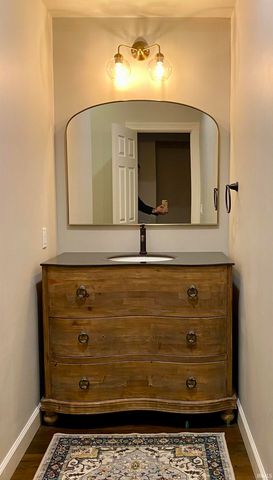 1303 E Erskine Manor Hill, South Bend, IN 46614