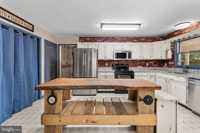 6016 MASSAPONAX CHURCH RD, Fredericksburg, VA 22407
