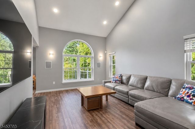 41 Buffalo Hollow Rd 41, Branchburg Twp., NJ 08876