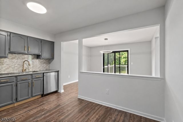 41 Buffalo Hollow Rd 41, Branchburg Twp., NJ 08876