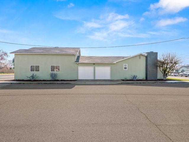 2980 Olive Street, Selma, CA 93662