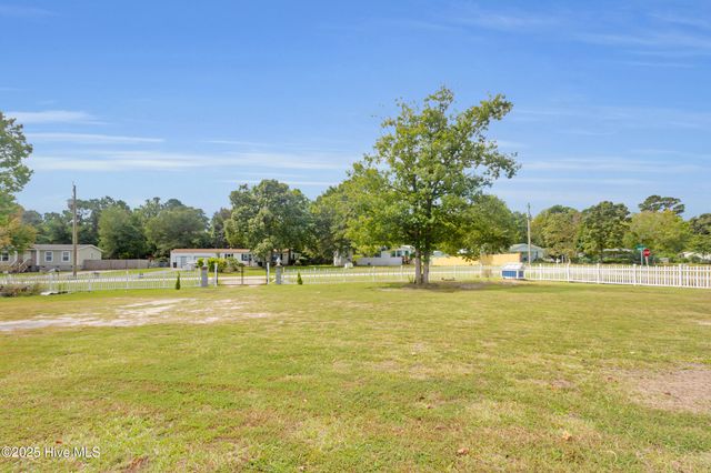 414 W Branch Drive, Newport, NC 28570