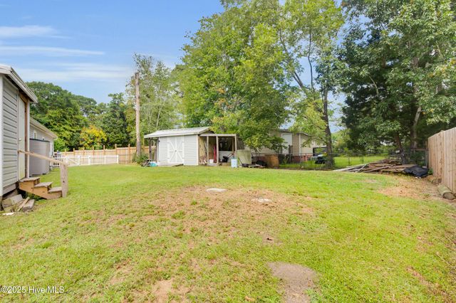 414 W Branch Drive, Newport, NC 28570