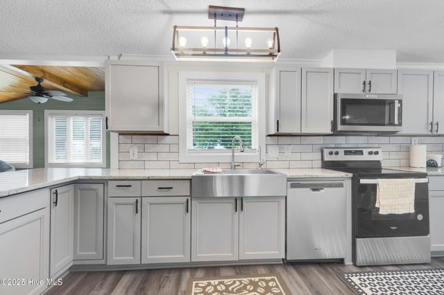 414 W Branch Drive, Newport, NC 28570