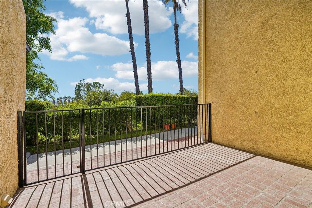 7718 Via Napoli 58, Burbank, CA 91504 — photo 3