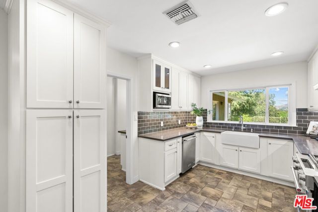 24364 Arcadia Street, Newhall (santa Clarita), CA 91321