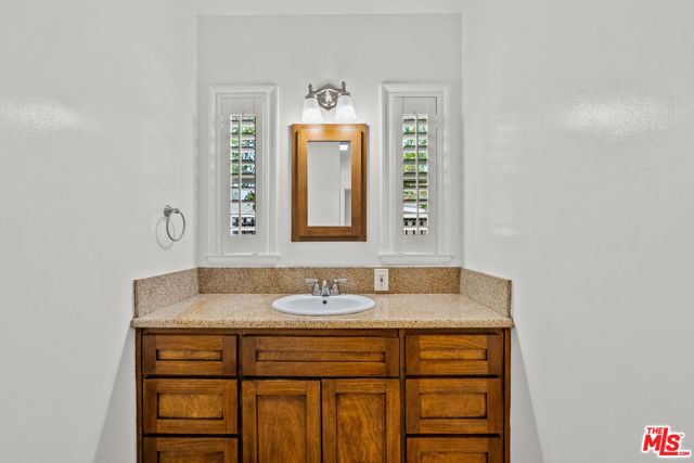 24364 Arcadia Street, Newhall (santa Clarita), CA 91321