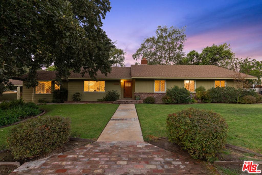 24364 Arcadia Street, Newhall (santa Clarita), CA 91321