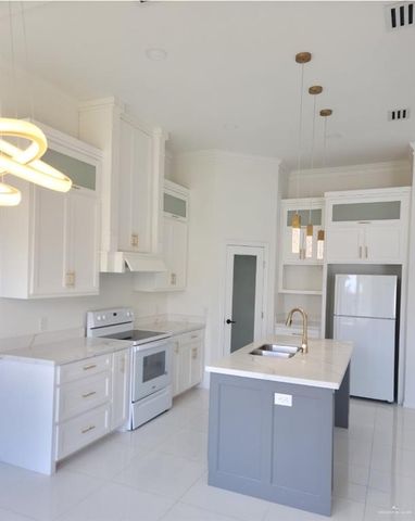 3708 E Diamondhead Avenue, Mission, TX 78573