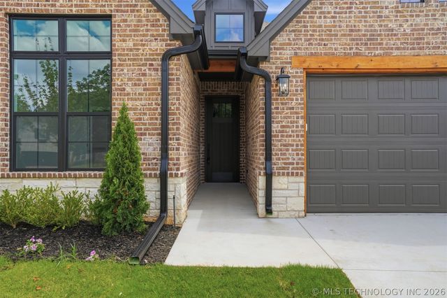 1563 S Hickory Circle, Broken Arrow, OK 74012