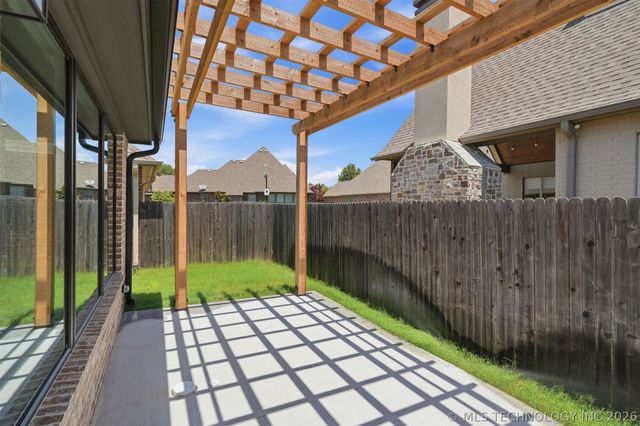 1563 S Hickory Circle, Broken Arrow, OK 74012