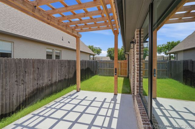1563 S Hickory Circle, Broken Arrow, OK 74012