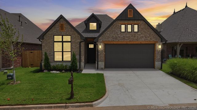 1563 S Hickory Circle, Broken Arrow, OK 74012