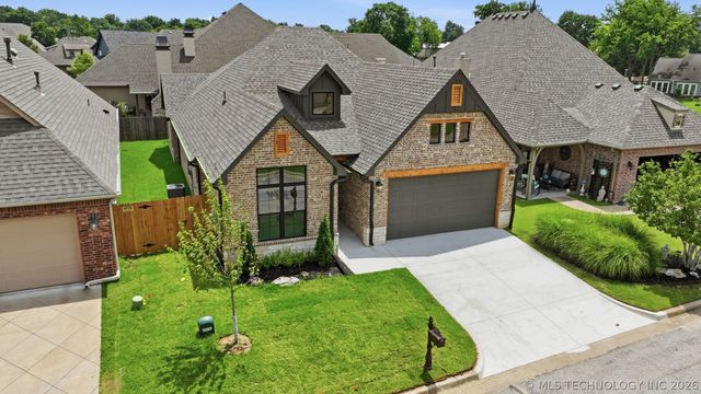 1563 S Hickory Circle, Broken Arrow, OK 74012