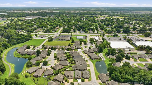 1563 S Hickory Circle, Broken Arrow, OK 74012