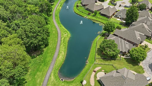 1563 S Hickory Circle, Broken Arrow, OK 74012