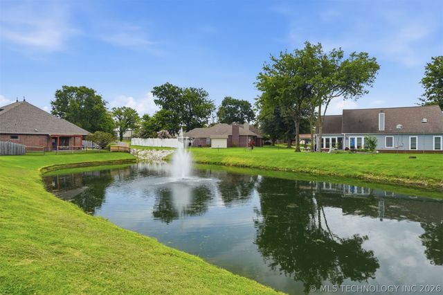 1563 S Hickory Circle, Broken Arrow, OK 74012