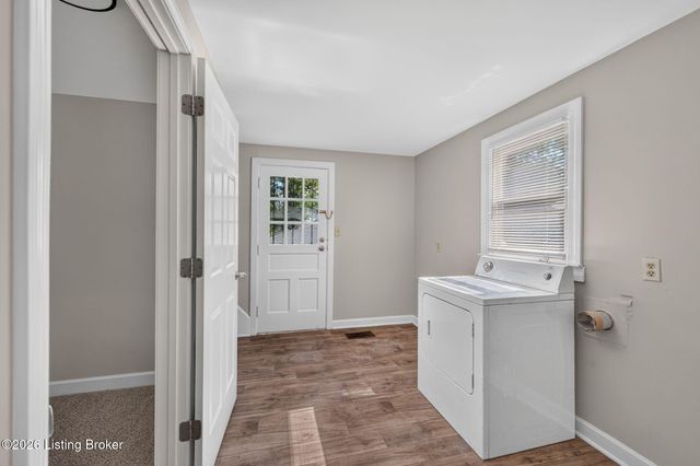 1327 Shingo Ave, Louisville, KY 40215