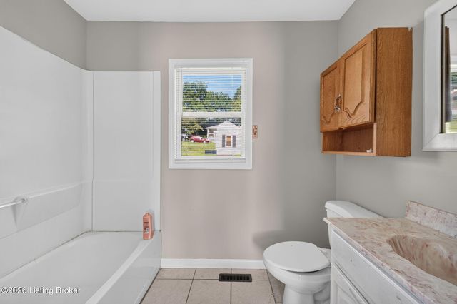 1327 Shingo Ave, Louisville, KY 40215