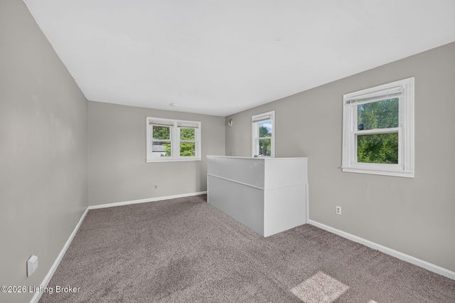 1327 Shingo Ave, Louisville, KY 40215