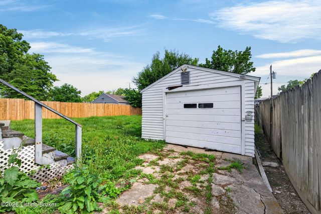 1327 Shingo Ave, Louisville, KY 40215
