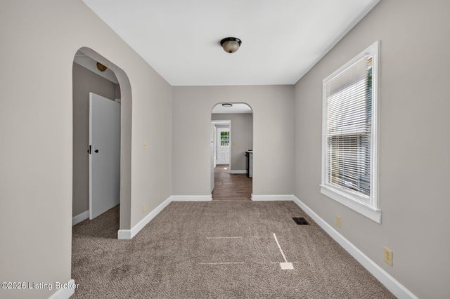 1327 Shingo Ave, Louisville, KY 40215