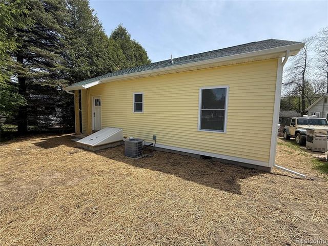 7301 Yale, Lexington, MI 48450