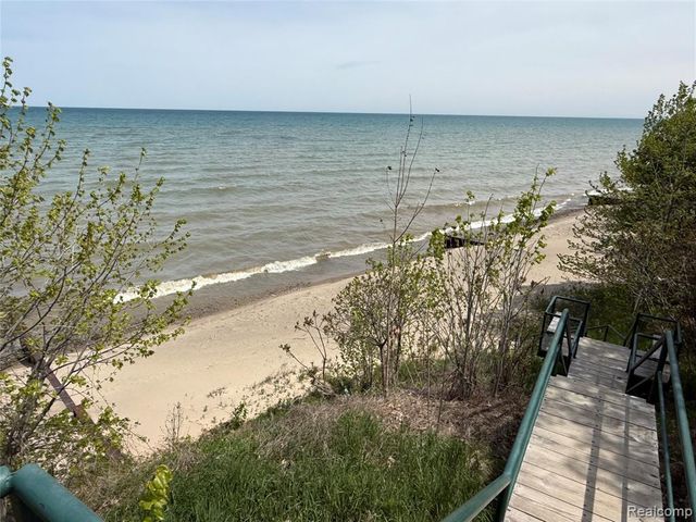 7301 Yale, Lexington, MI 48450