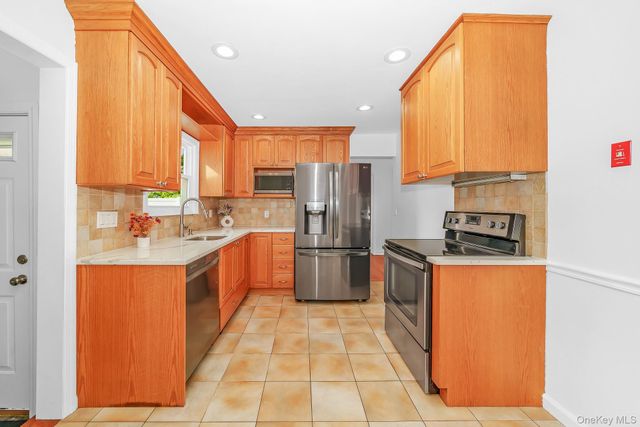 2230 Beech Street, Wantagh, NY 11793