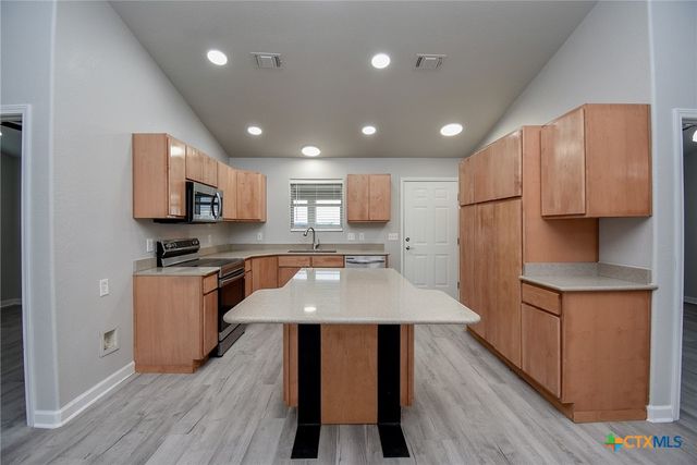 90 Bluefish Lane, Palacios, TX 77465