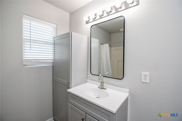90 Bluefish Lane, Palacios, TX 77465