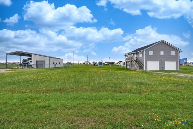 90 Bluefish Lane, Palacios, TX 77465