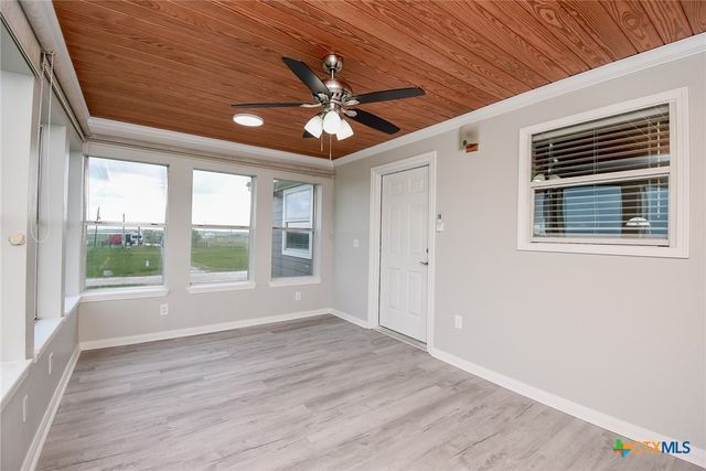 90 Bluefish Lane, Palacios, TX 77465