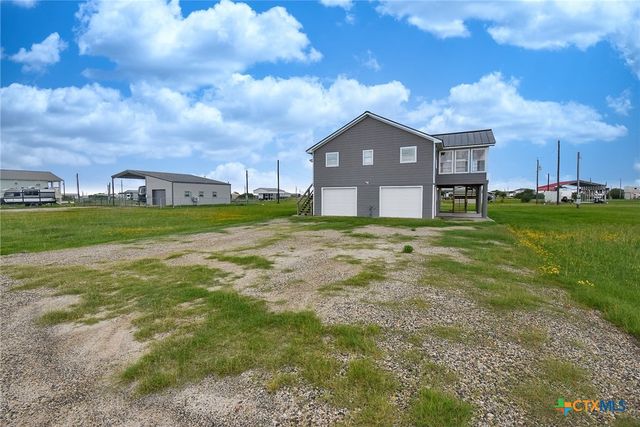 90 Bluefish Lane, Palacios, TX 77465