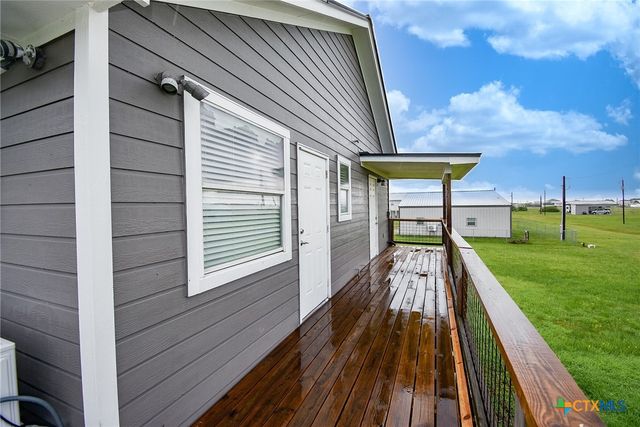 90 Bluefish Lane, Palacios, TX 77465