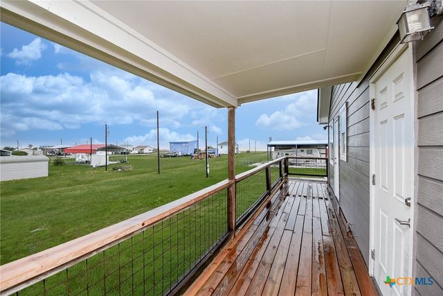 90 Bluefish Lane, Palacios, TX 77465