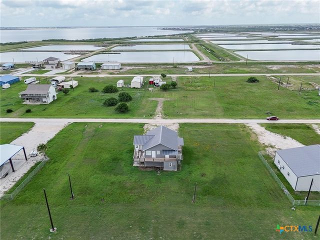 90 Bluefish Lane, Palacios, TX 77465
