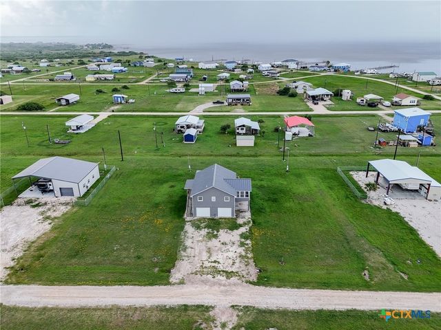 90 Bluefish Lane, Palacios, TX 77465