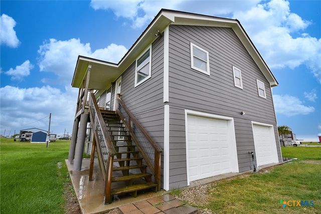 90 Bluefish Lane, Palacios, TX 77465