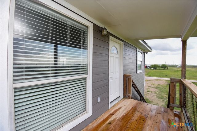 90 Bluefish Lane, Palacios, TX 77465