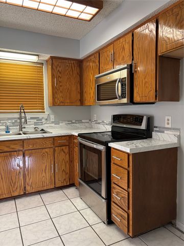 5814 Cedar Ridge Drive, Arlington, TX 76017