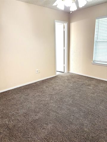 5814 Cedar Ridge Drive, Arlington, TX 76017